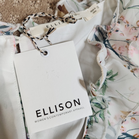 Long-sleeved Floral Romper - Picture 4 of 4